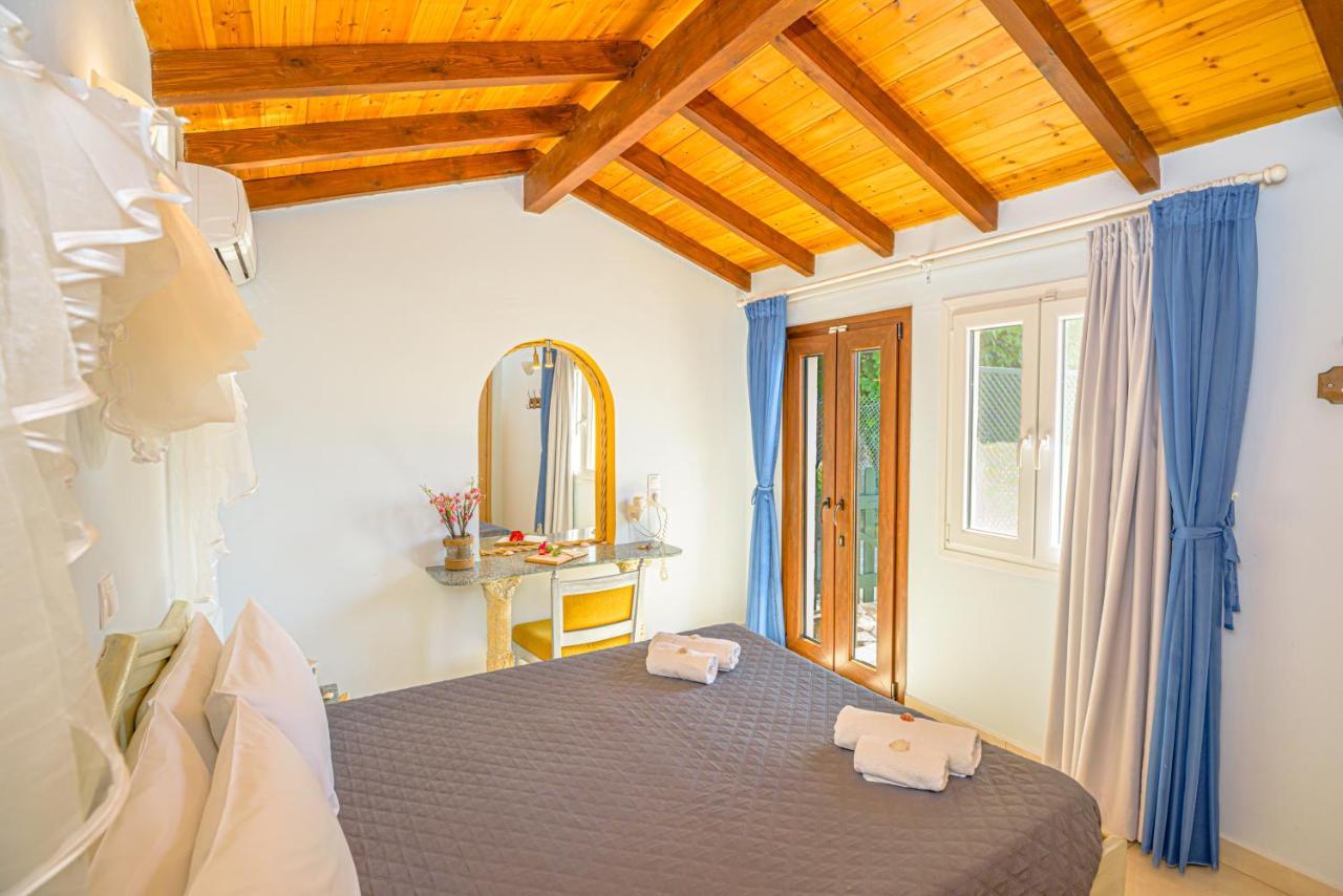 Elena'S Seaside Apartments & Studios Агиос Гордиос Екстериор снимка
