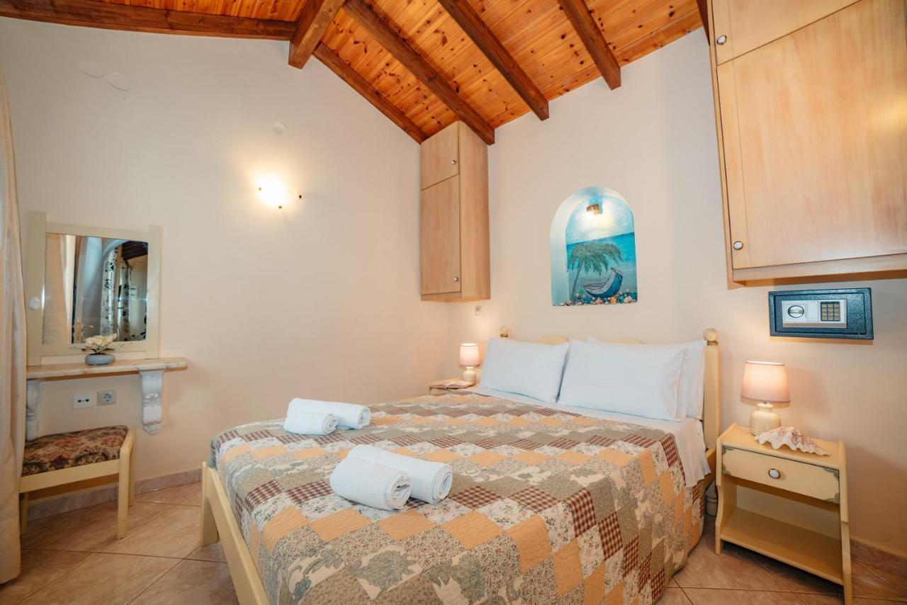 Elena'S Seaside Apartments & Studios Агиос Гордиос Екстериор снимка