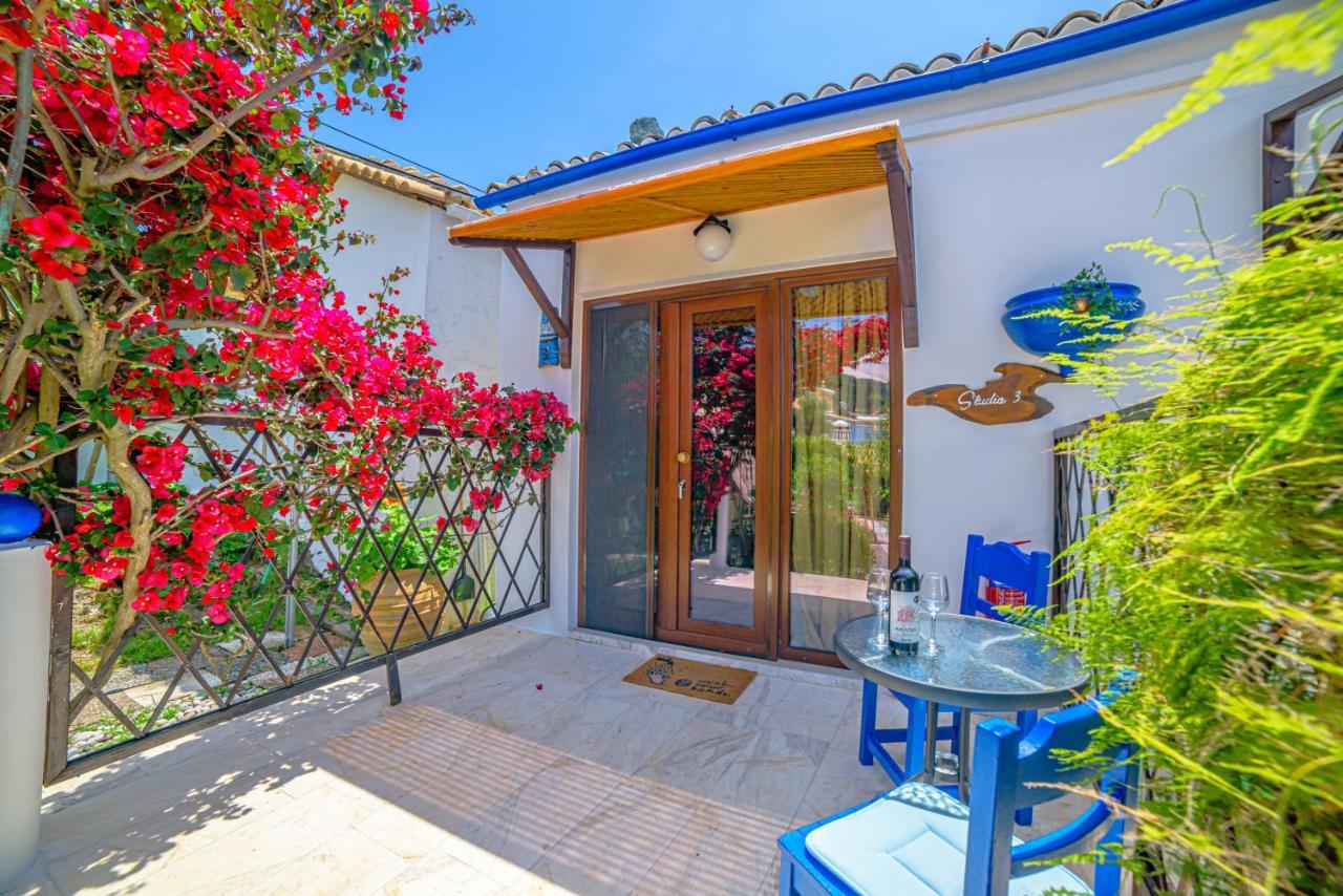 Elena'S Seaside Apartments & Studios Агиос Гордиос Екстериор снимка