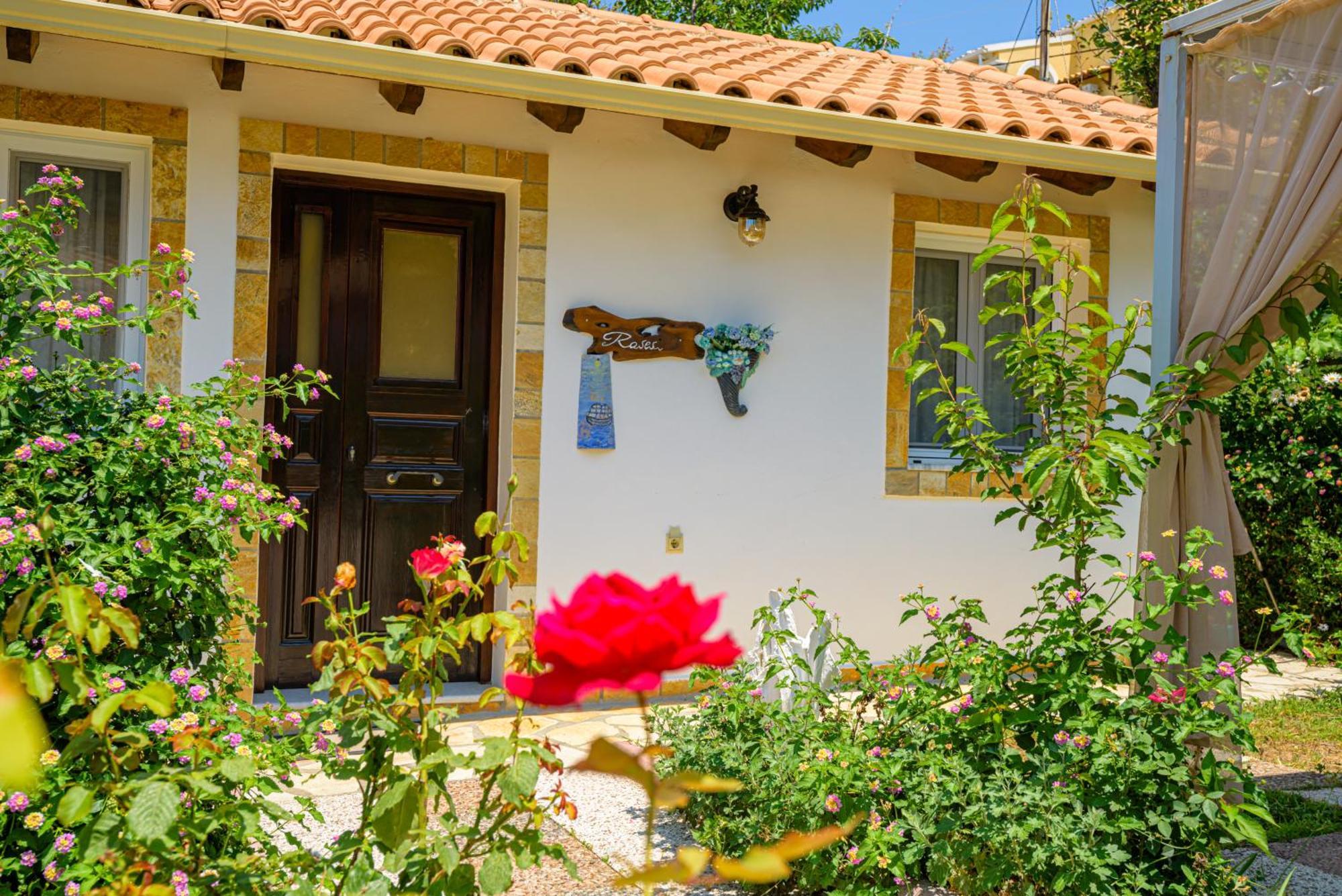 Elena'S Seaside Apartments & Studios Агиос Гордиос Екстериор снимка