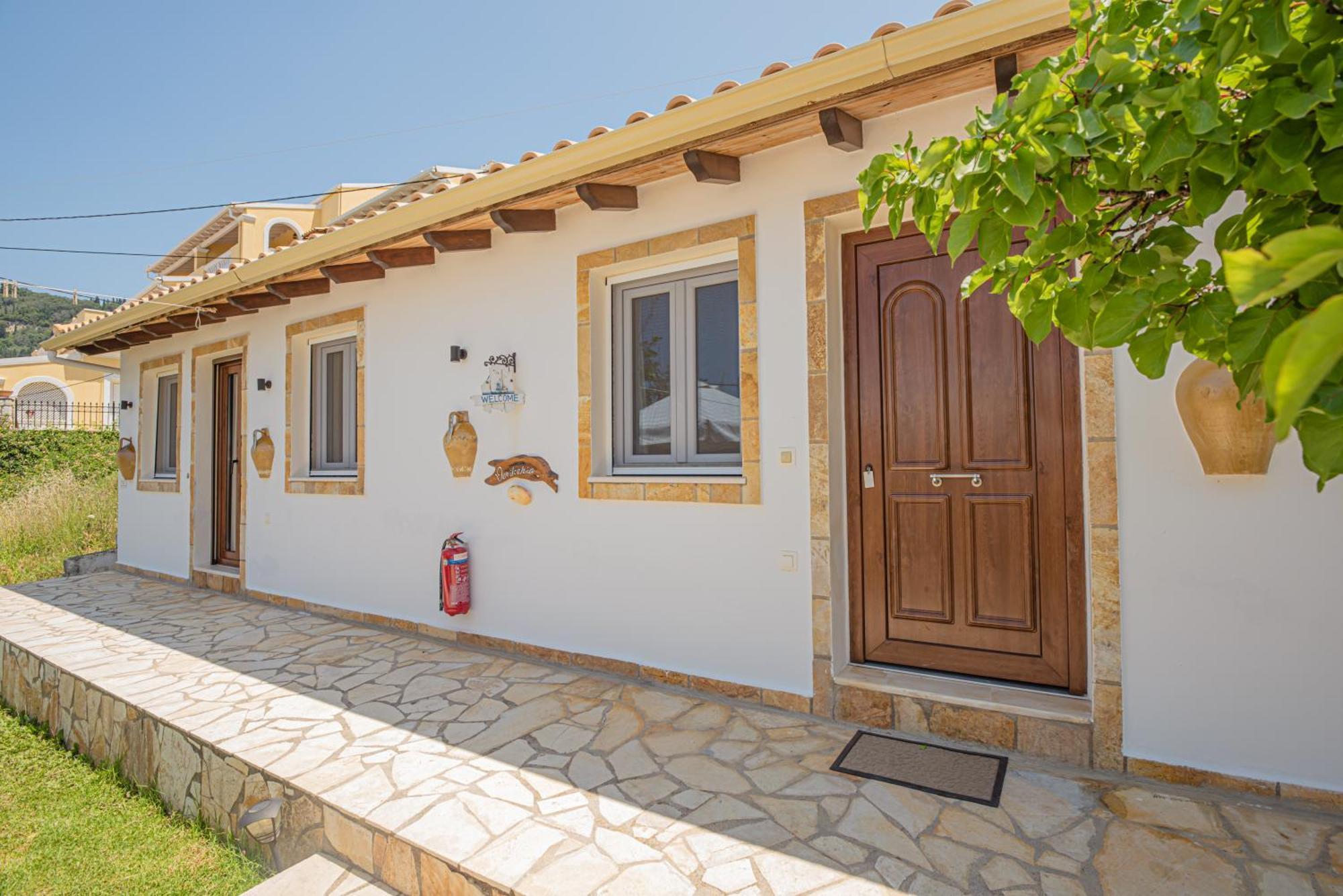 Elena'S Seaside Apartments & Studios Агиос Гордиос Екстериор снимка