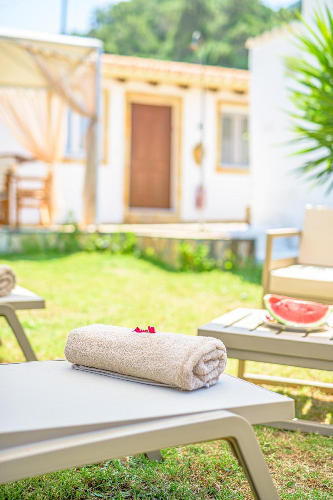 Elena'S Seaside Apartments & Studios Агиос Гордиос Екстериор снимка