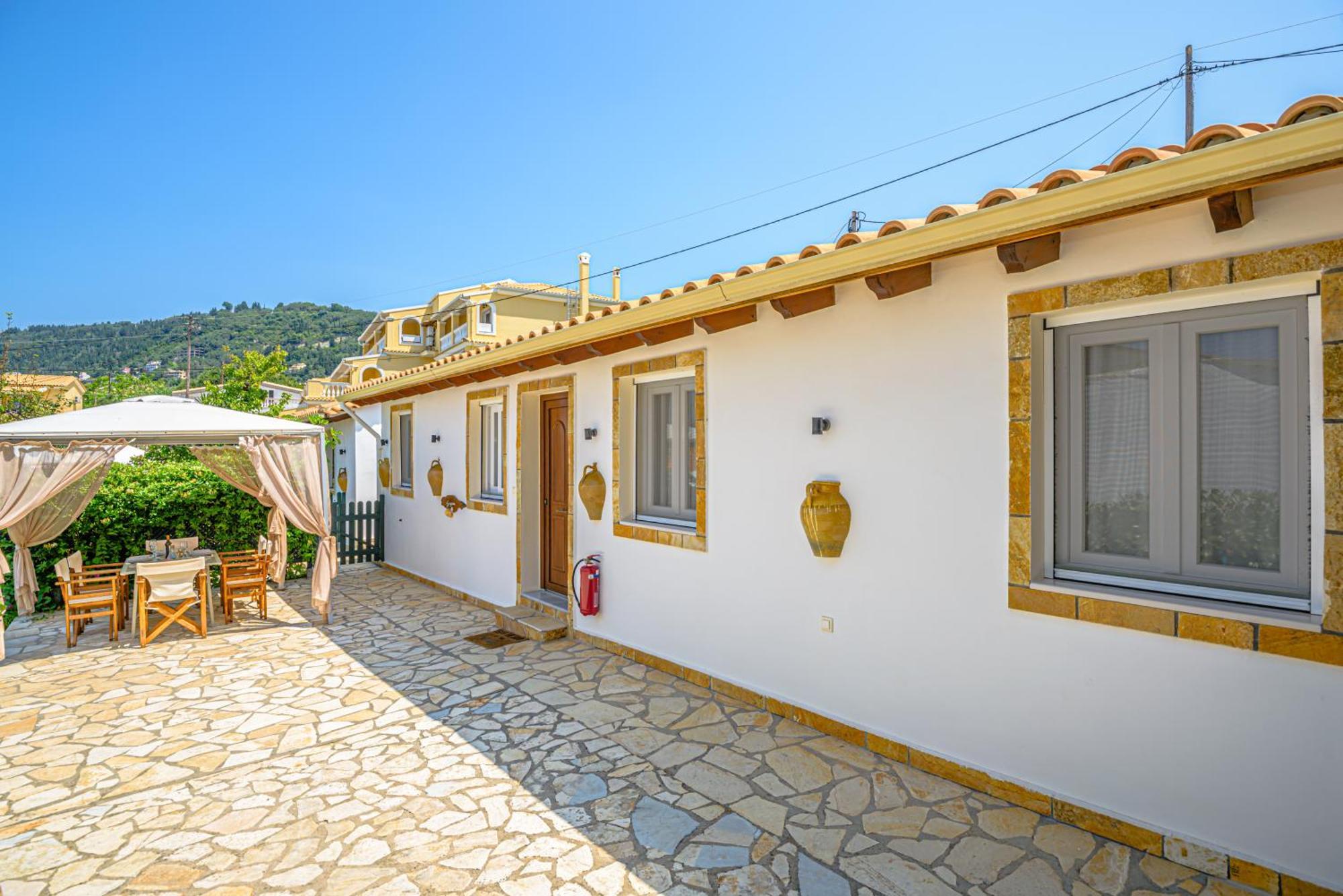 Elena'S Seaside Apartments & Studios Агиос Гордиос Екстериор снимка