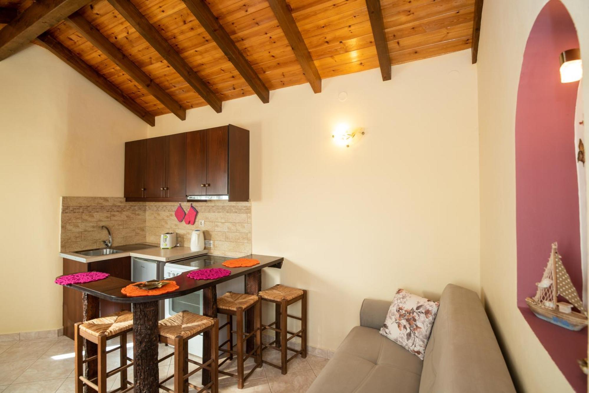 Elena'S Seaside Apartments & Studios Агиос Гордиос Стая снимка