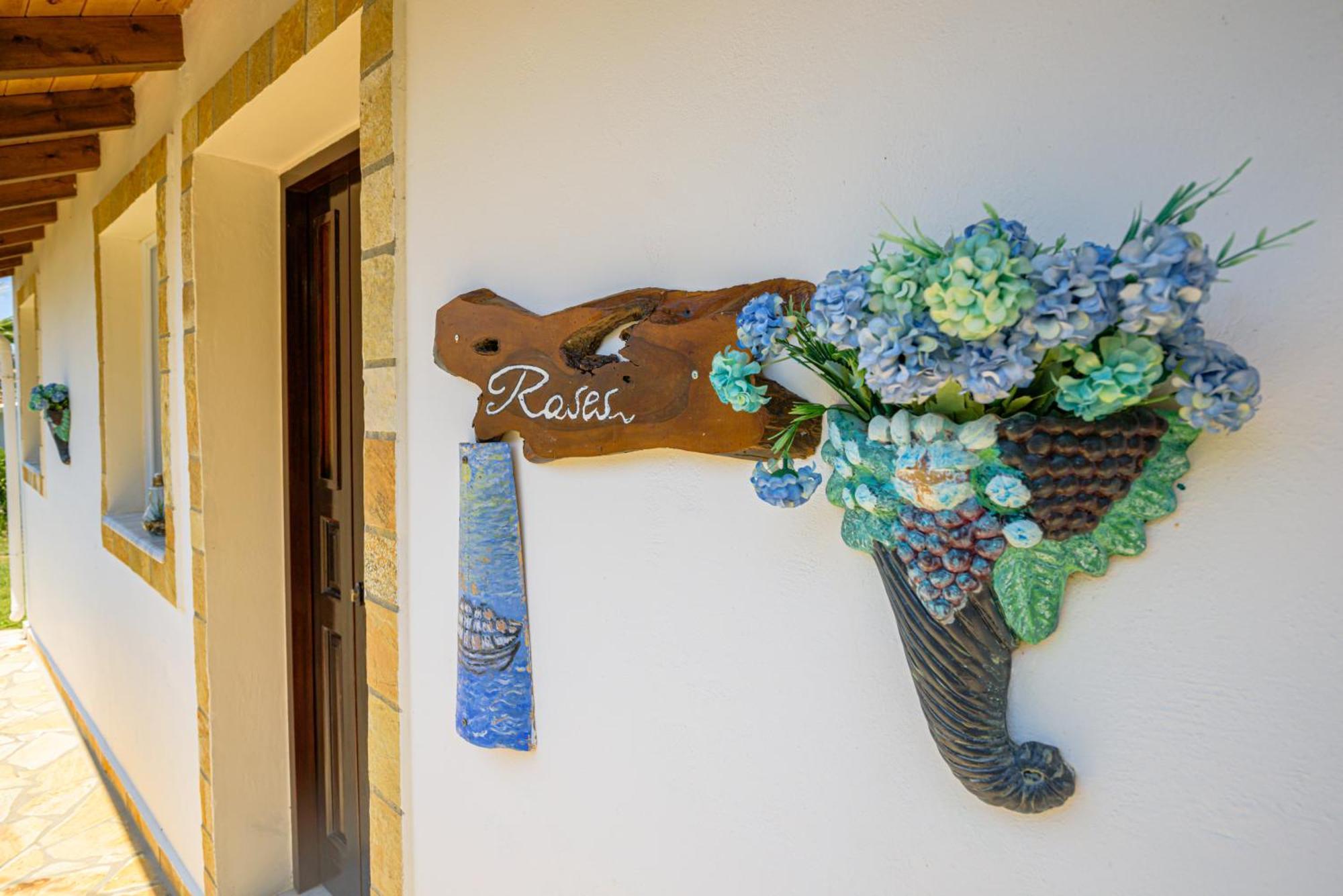 Elena'S Seaside Apartments & Studios Агиос Гордиос Екстериор снимка