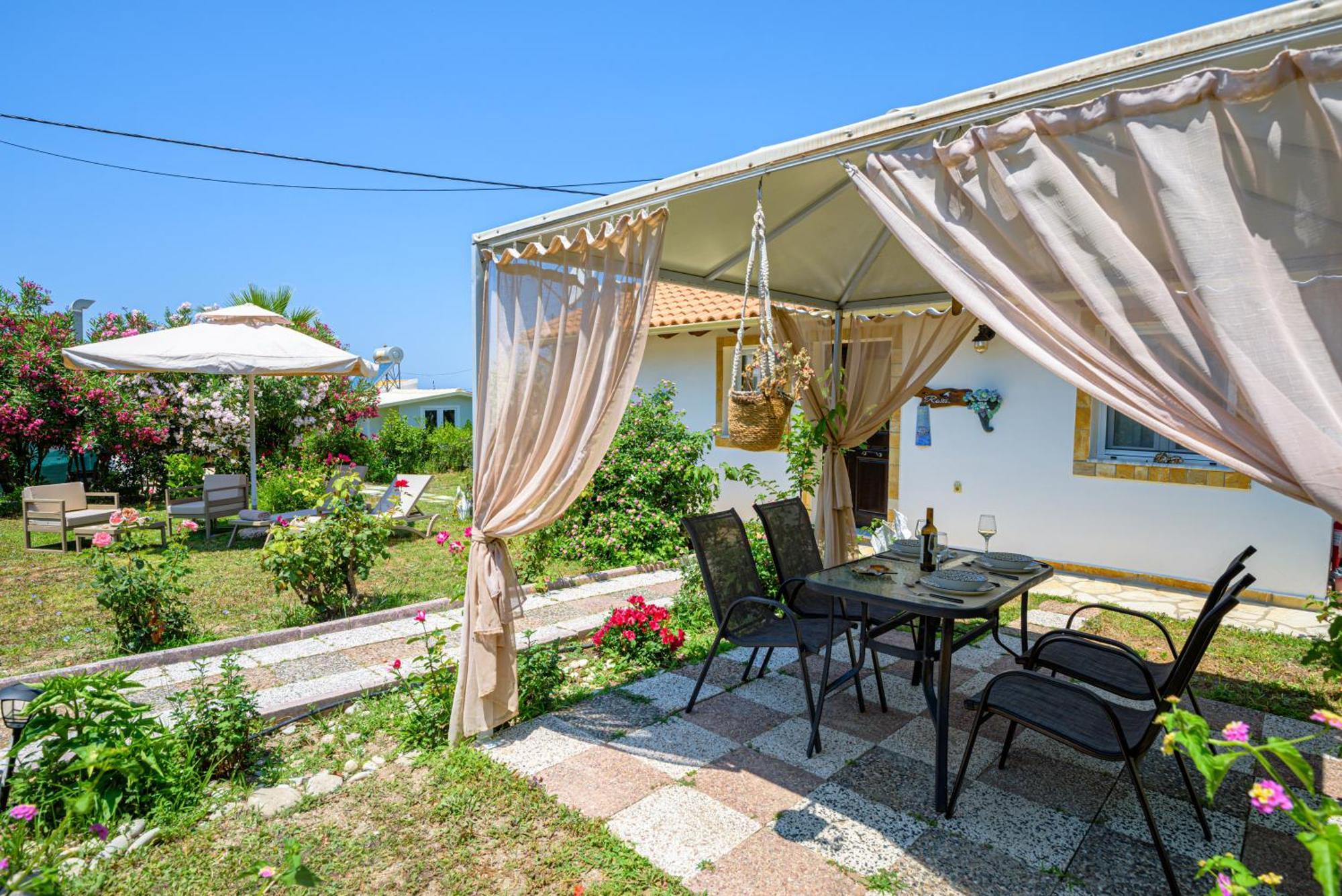 Elena'S Seaside Apartments & Studios Агиос Гордиос Екстериор снимка