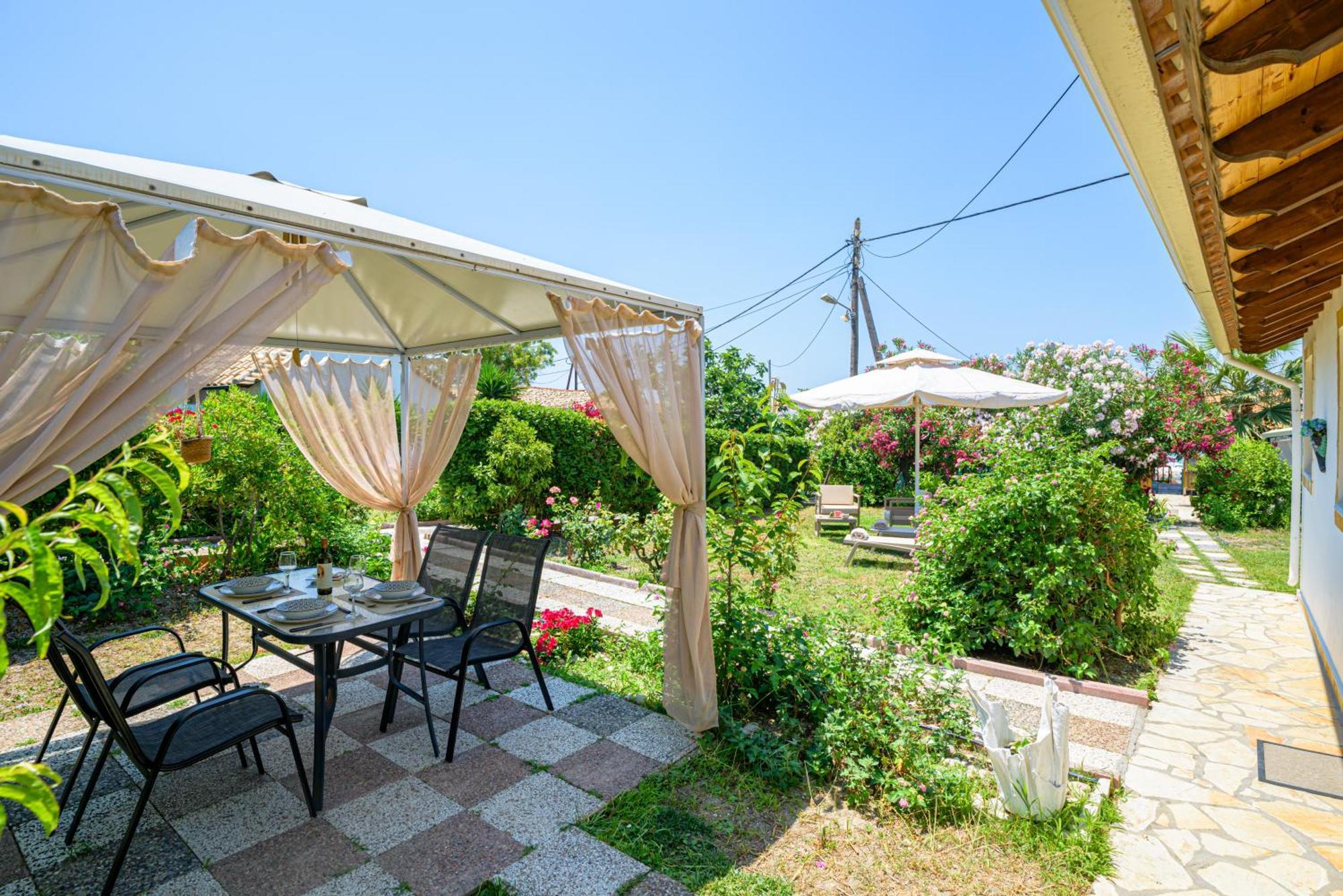 Elena'S Seaside Apartments & Studios Агиос Гордиос Екстериор снимка